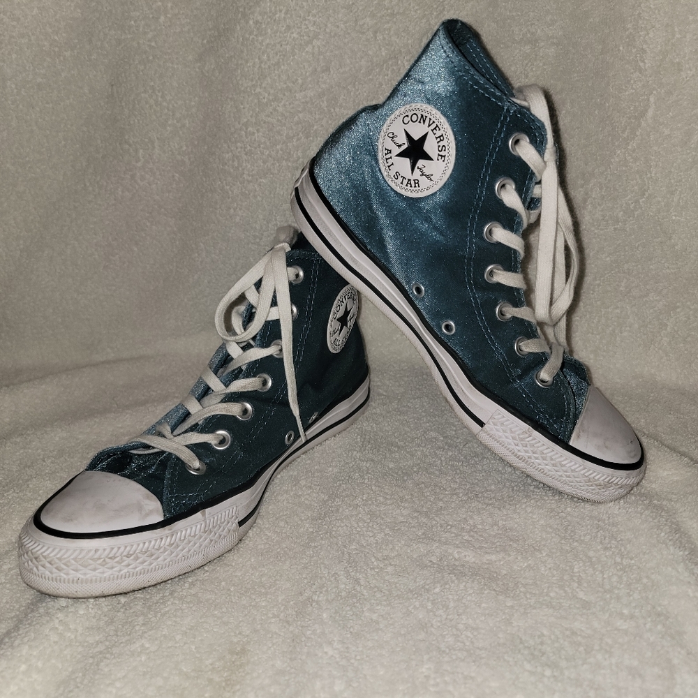 Velvet Converse